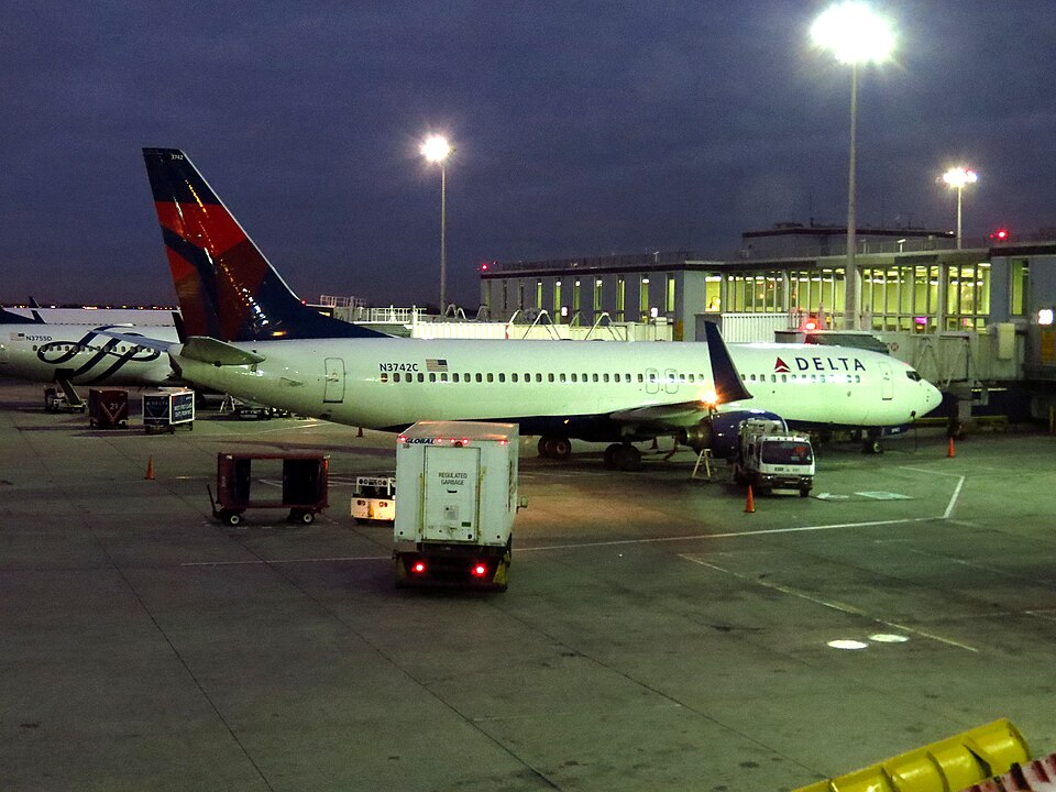 Aircraft registered N3742C