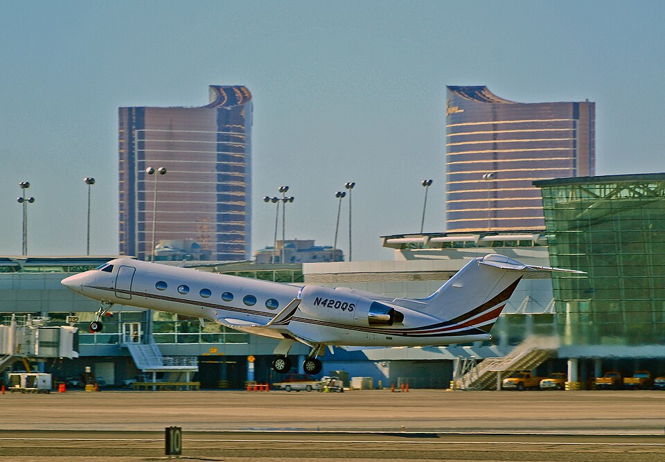 Aircraft registered N420QS