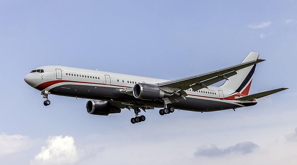 Aircraft registered N423AX