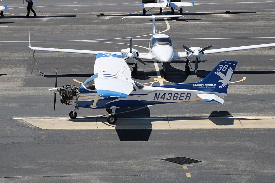 Aircraft registered N436ER