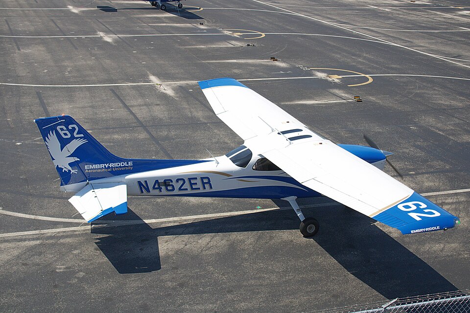 Aircraft registered N462ER