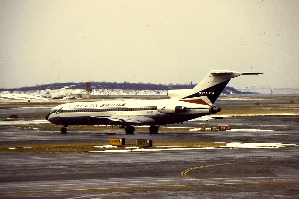 Aircraft registered N4732