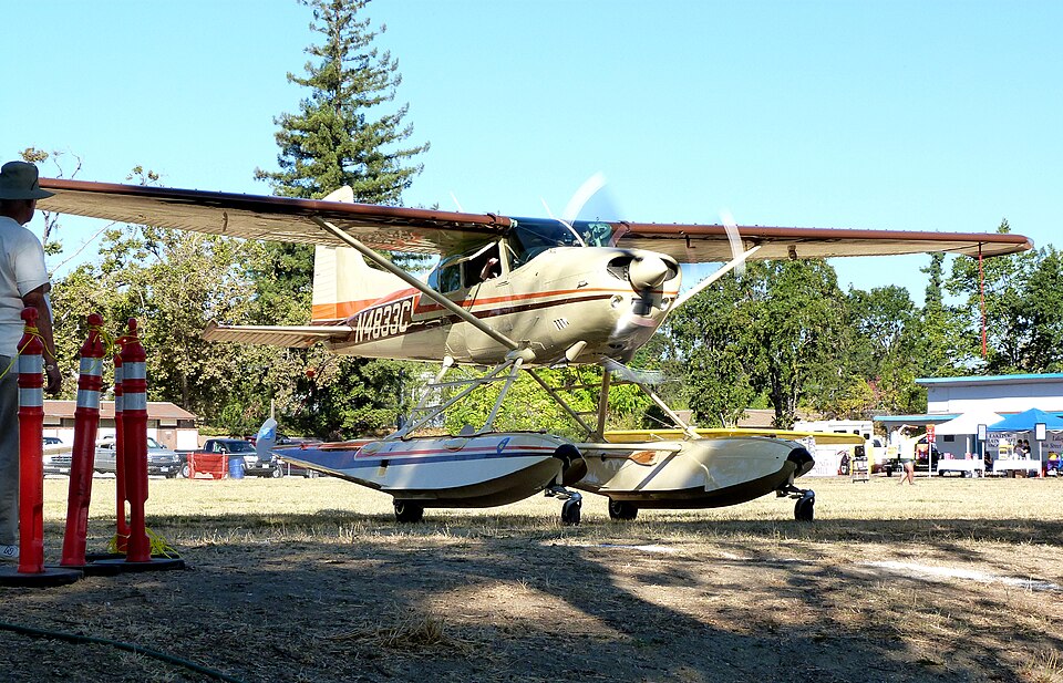 Aircraft registered N4833C