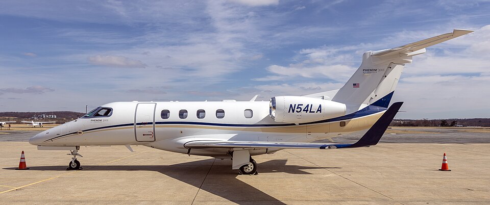 Aircraft registered N54LA