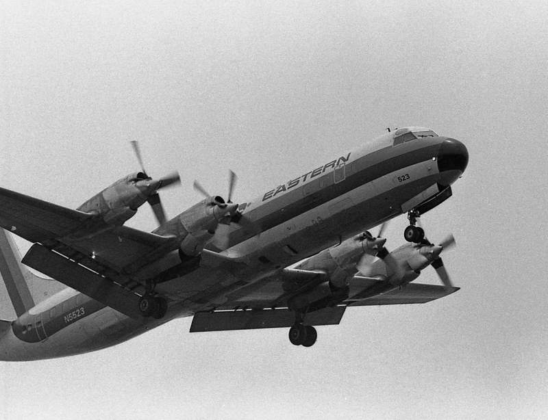 Aircraft registered N5523