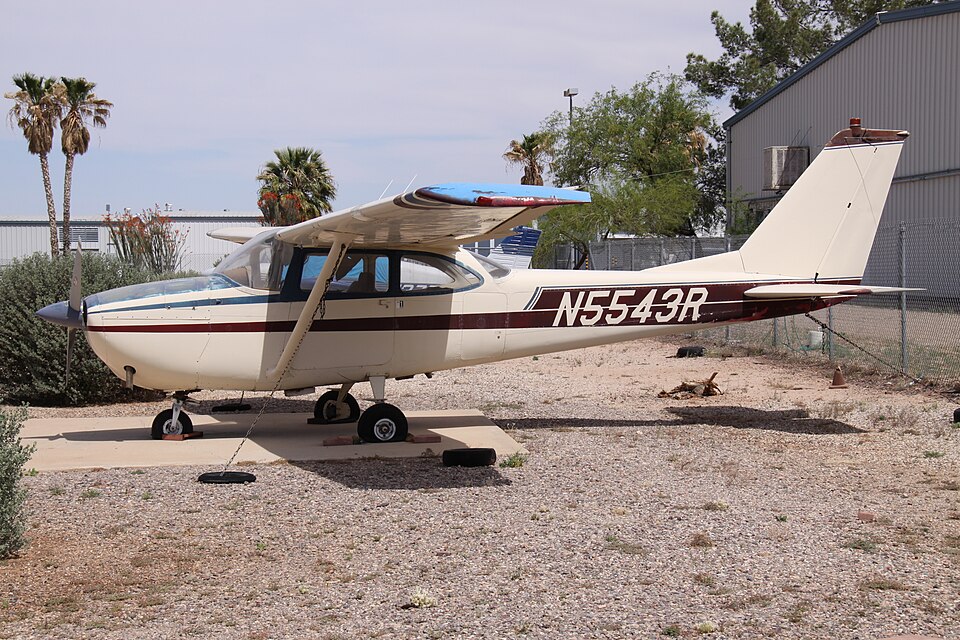 Aircraft registered N5543R