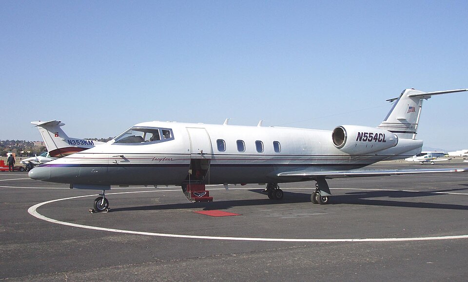 Aircraft registered N554CL