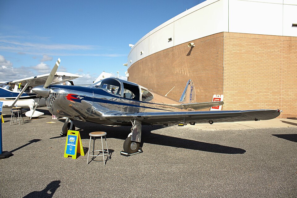 Aircraft registered N570SR
