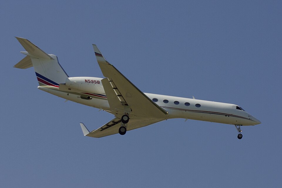 Aircraft registered N595B