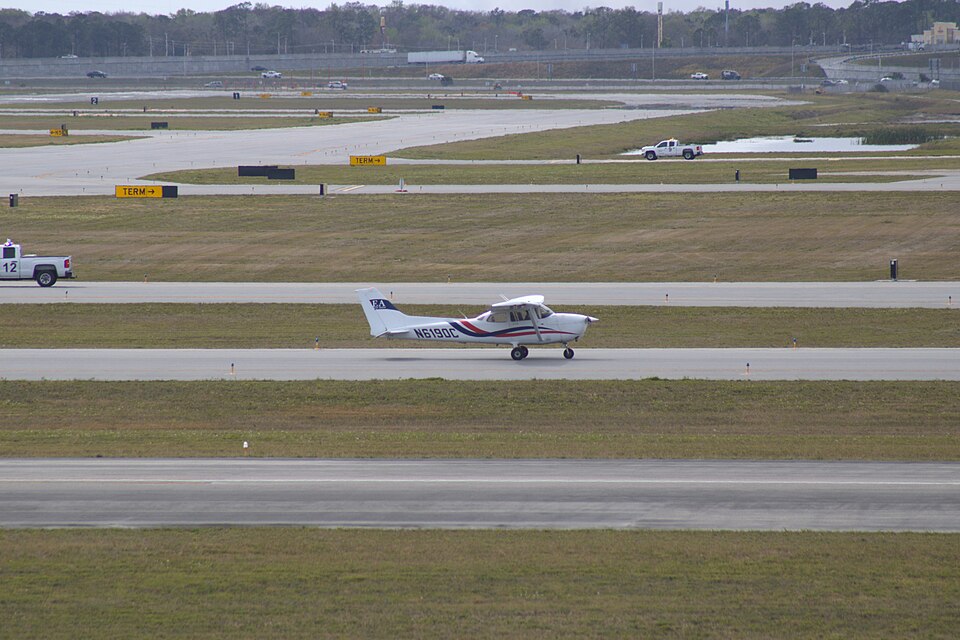 Aircraft registered N6190C