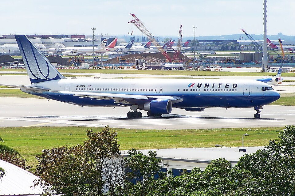 Aircraft registered N642UA