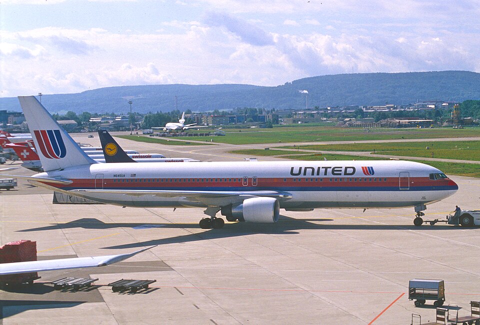 Aircraft registered N645UA