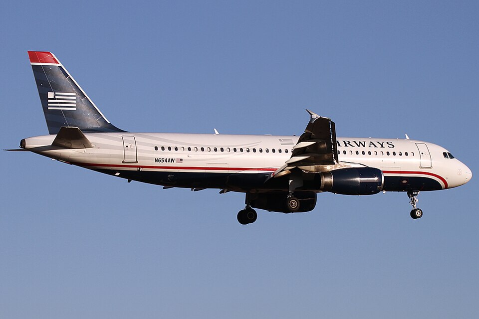 Aircraft registered N654AW