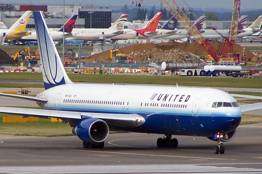 Aircraft registered N657UA
