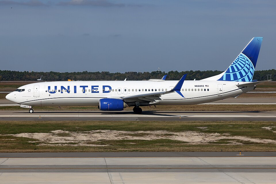 Aircraft registered N66893