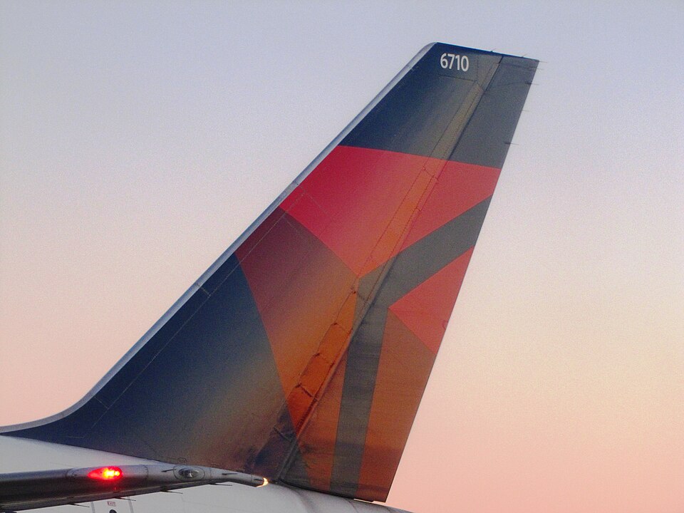 Aircraft registered N6710E
