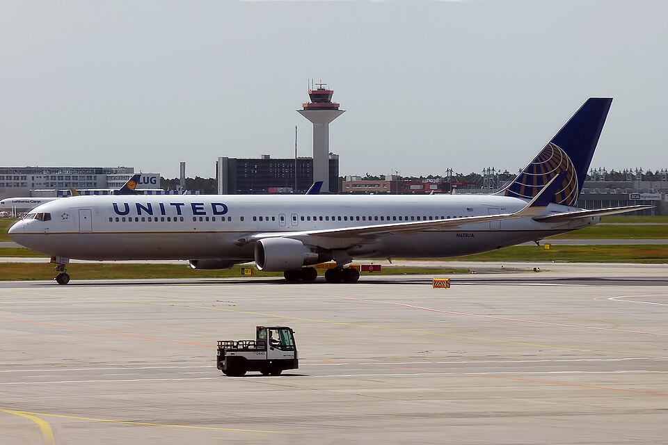 Aircraft registered N675UA
