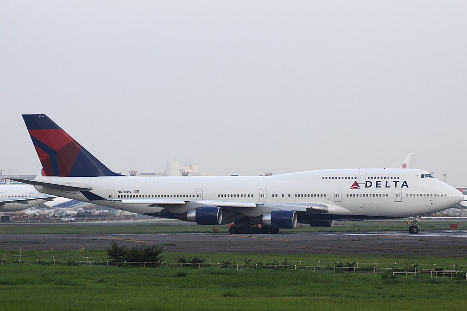 Aircraft registered N676NW