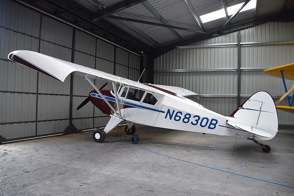 Aircraft registered N6830B