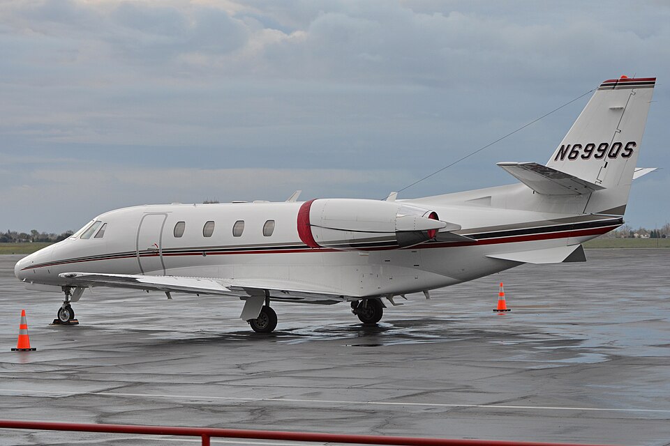 Aircraft registered N699QS