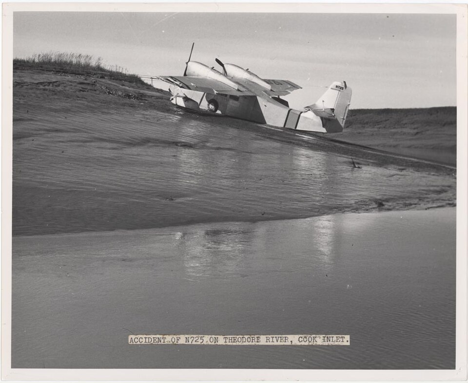 Aircraft registered N725