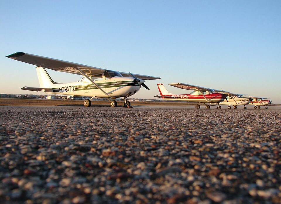 Aircraft registered N7272S
