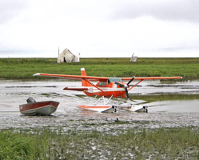 Aircraft registered N728