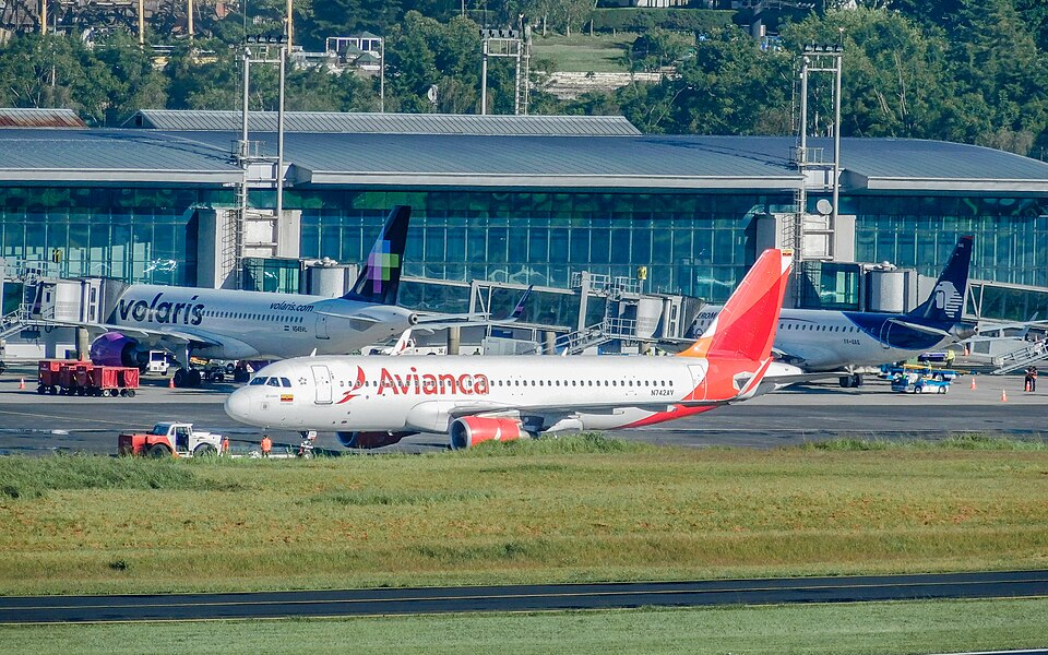 Aircraft registered N742AV