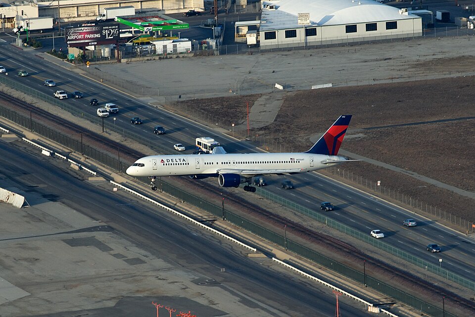 Aircraft registered N750AT