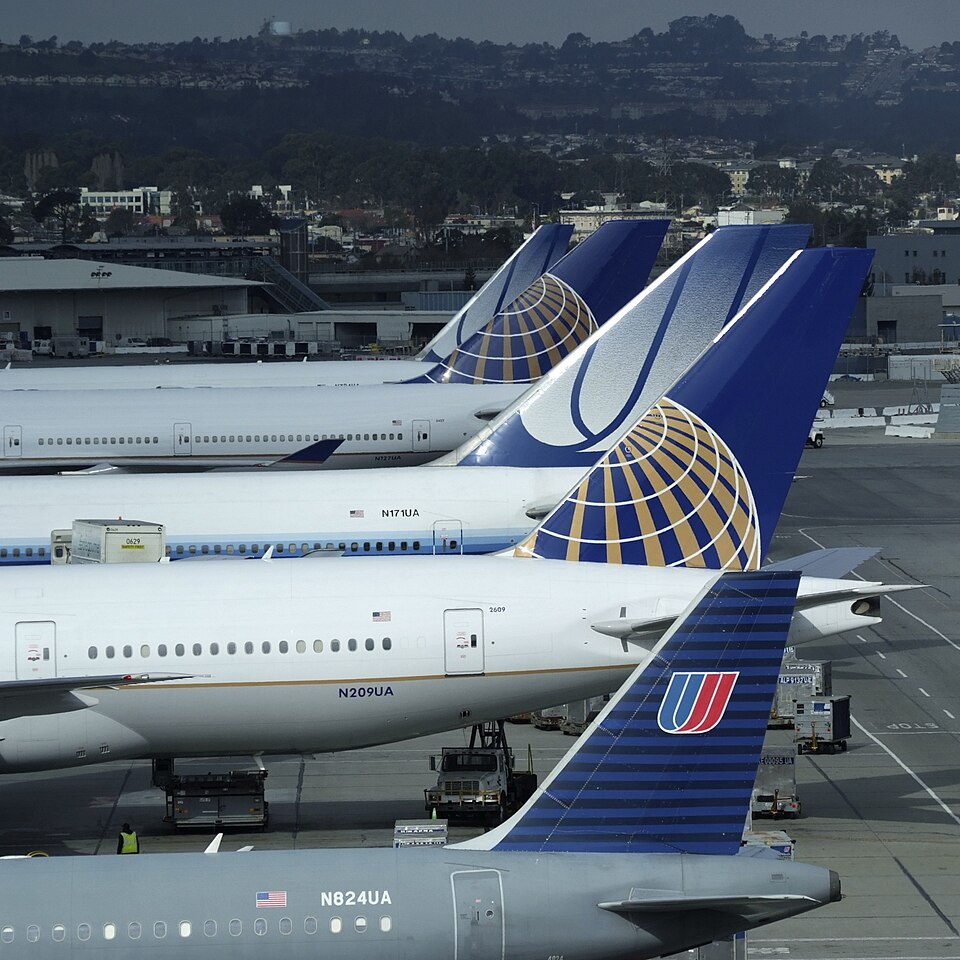Aircraft registered N784UA