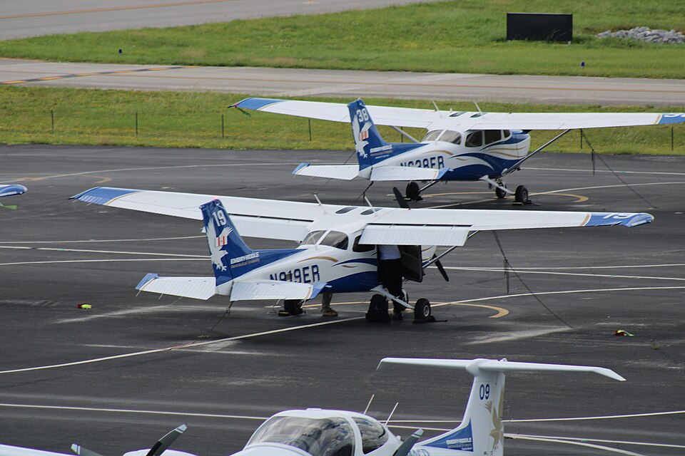 Aircraft registered N819ER