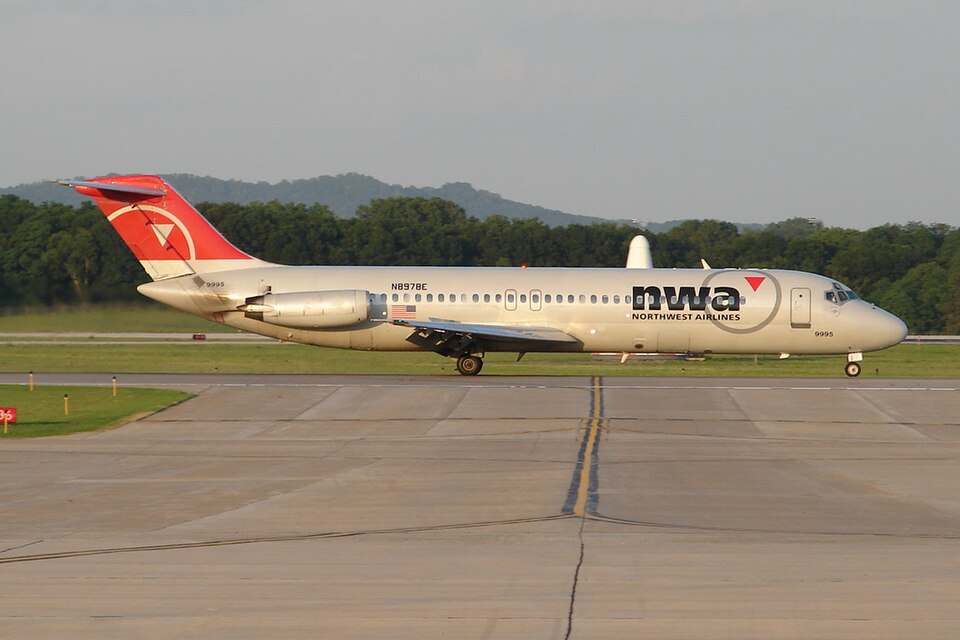 Aircraft registered N8978E