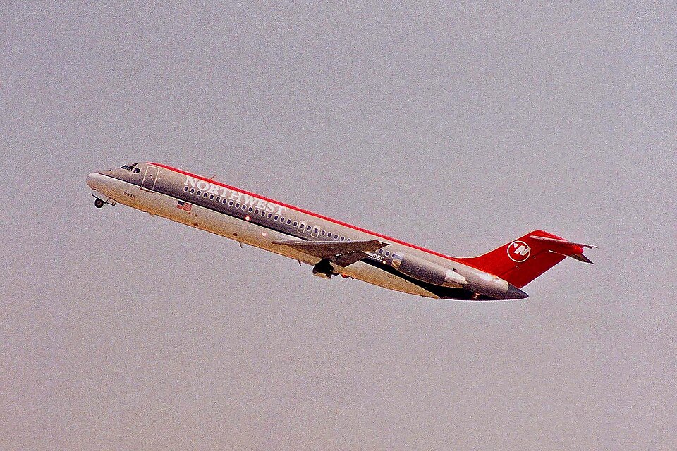 Aircraft registered N8986E