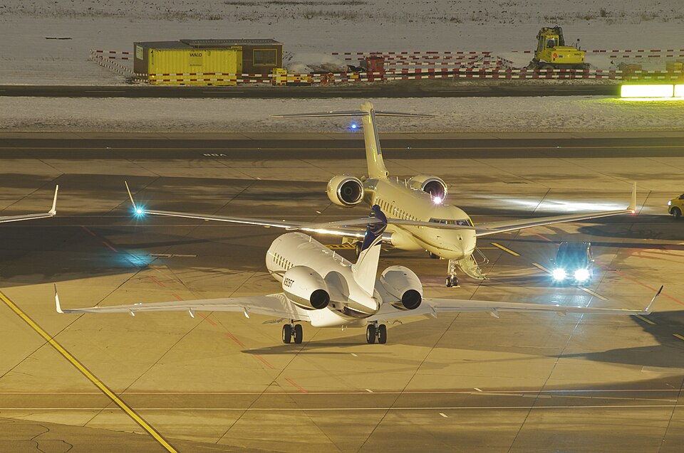 Aircraft registered N905T