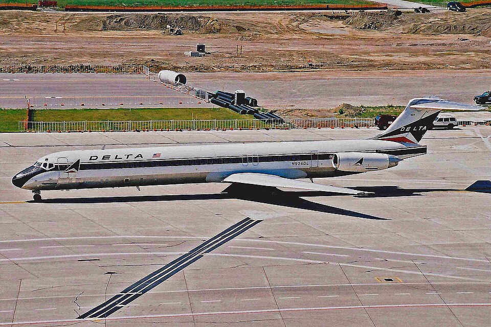Aircraft registered N924DL