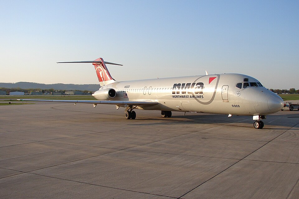 Aircraft registered N9333
