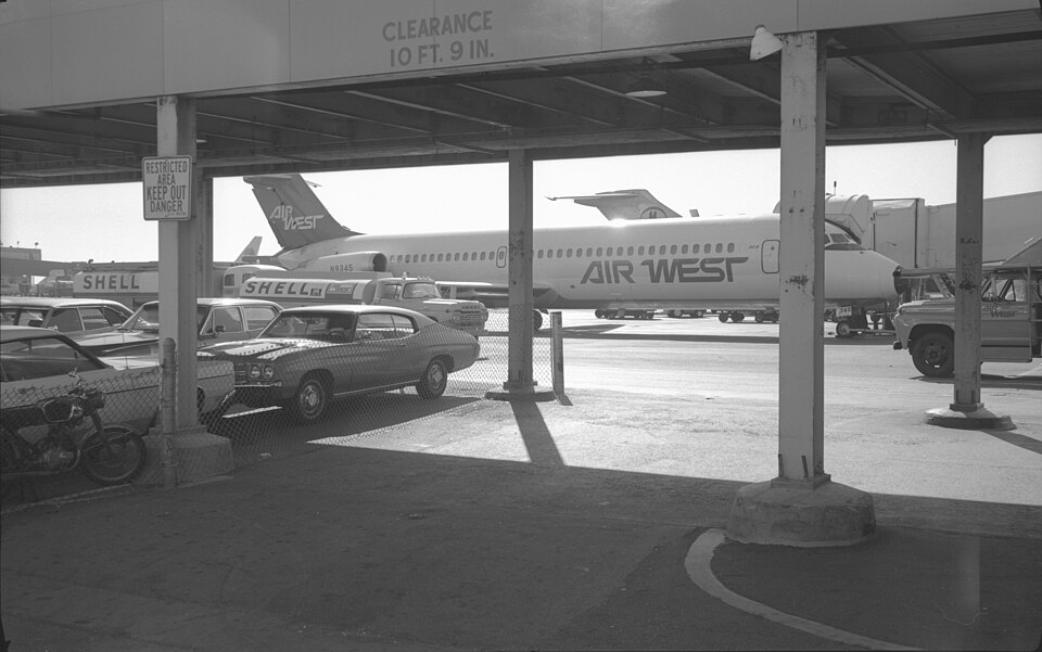 Aircraft registered N9345