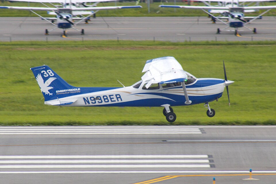 Aircraft registered N938ER