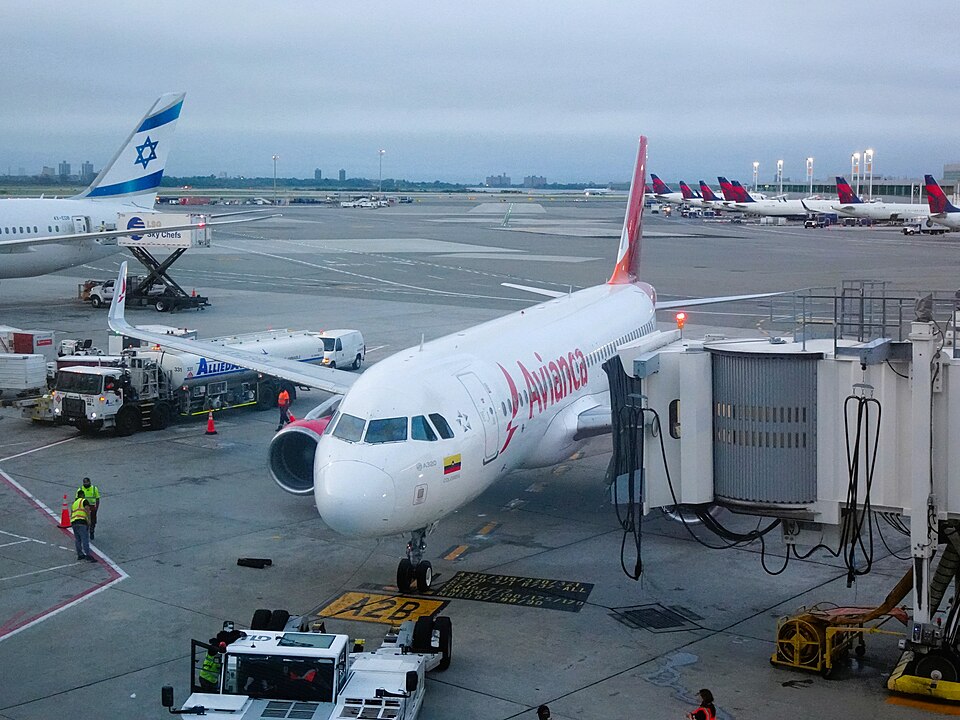 Aircraft registered N957AV