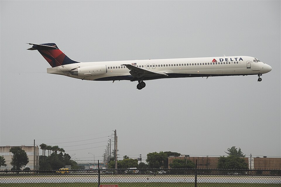 Aircraft registered N957DL