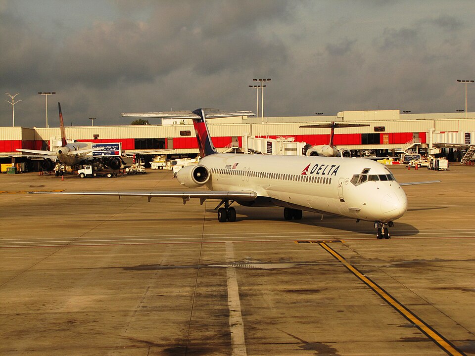 Aircraft registered N981DL