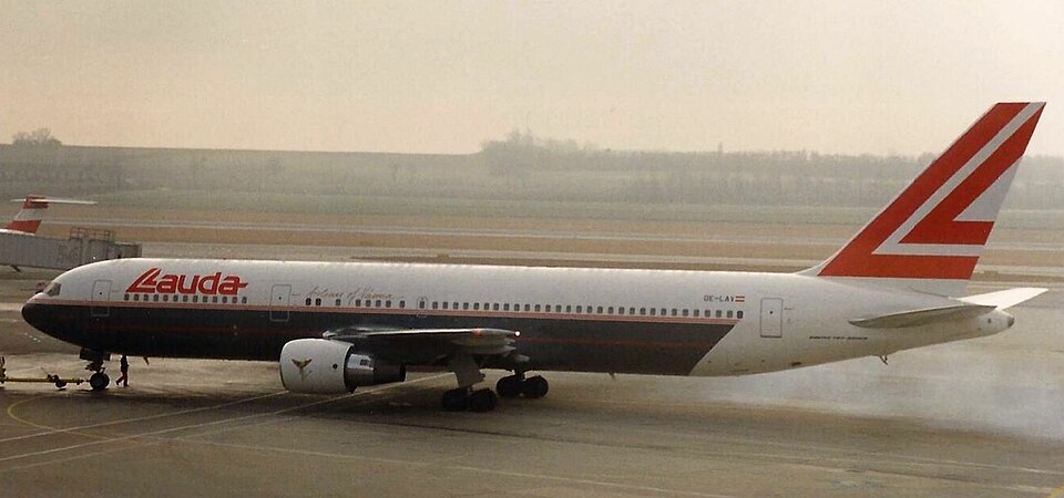 Aircraft registered OE-LAV