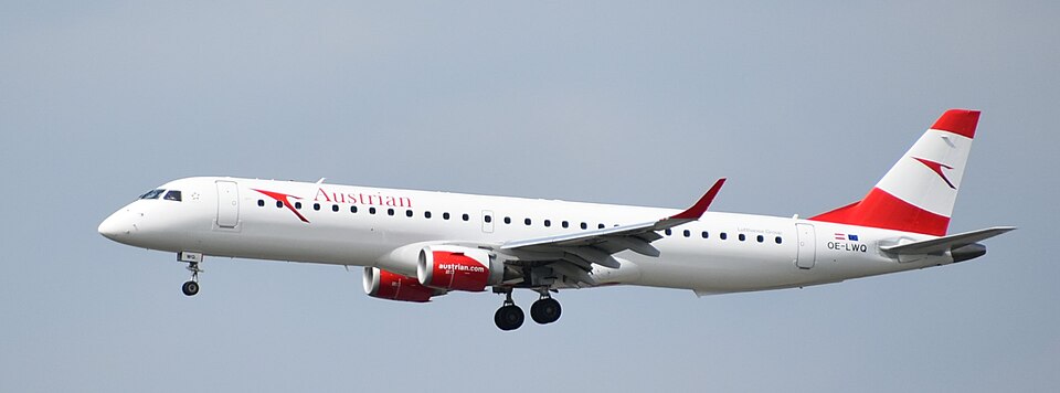 Aircraft registered OE-LWQ