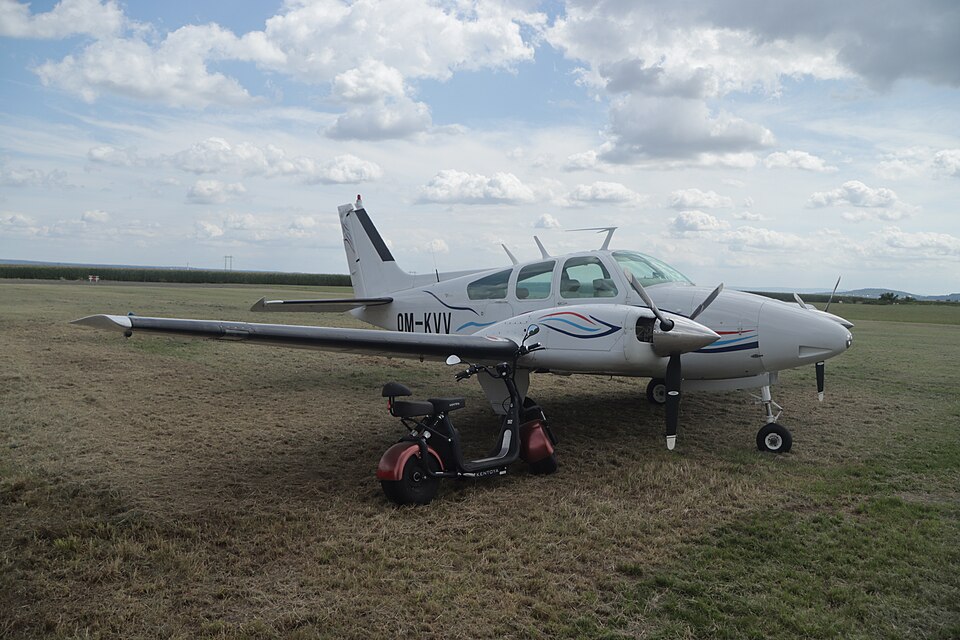 Aircraft registered OM-KVV