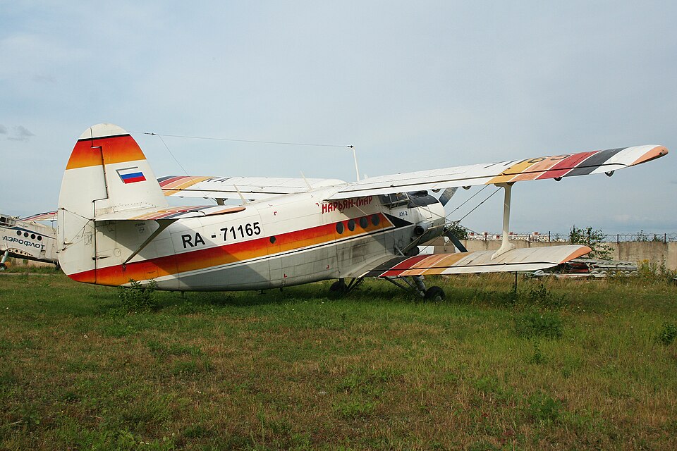 Aircraft registered RA-71165