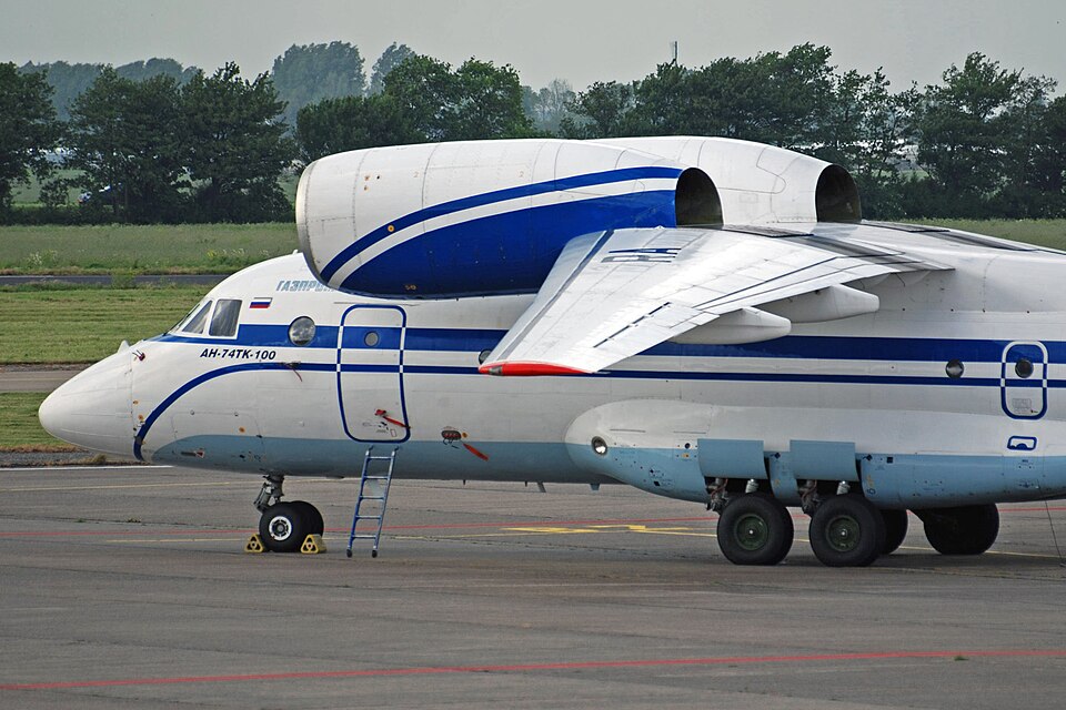 Aircraft registered RA-74044