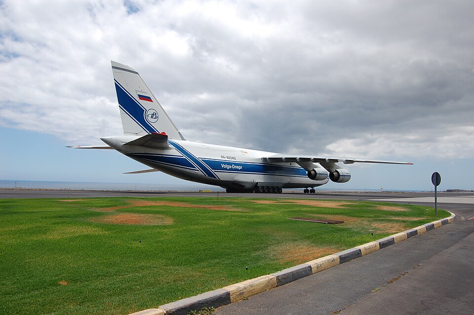 Aircraft registered RA-82042