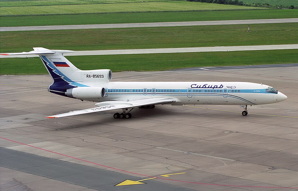 Aircraft registered RA-85693
