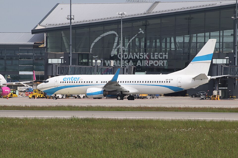 Aircraft registered SP-ESH