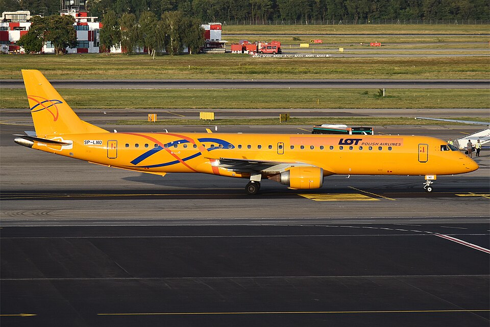 Aircraft registered SP-LNO